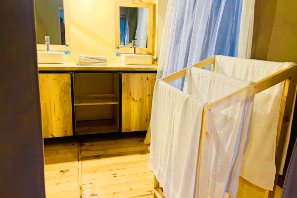 Tent-Inside-Toilet-0
